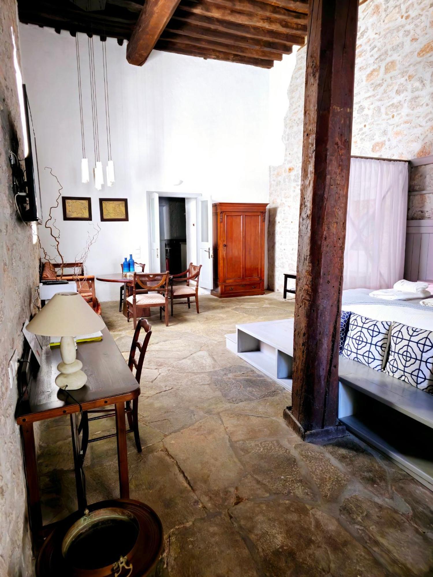 Keresbino Hydra Manor House Villa ภายนอก รูปภาพ