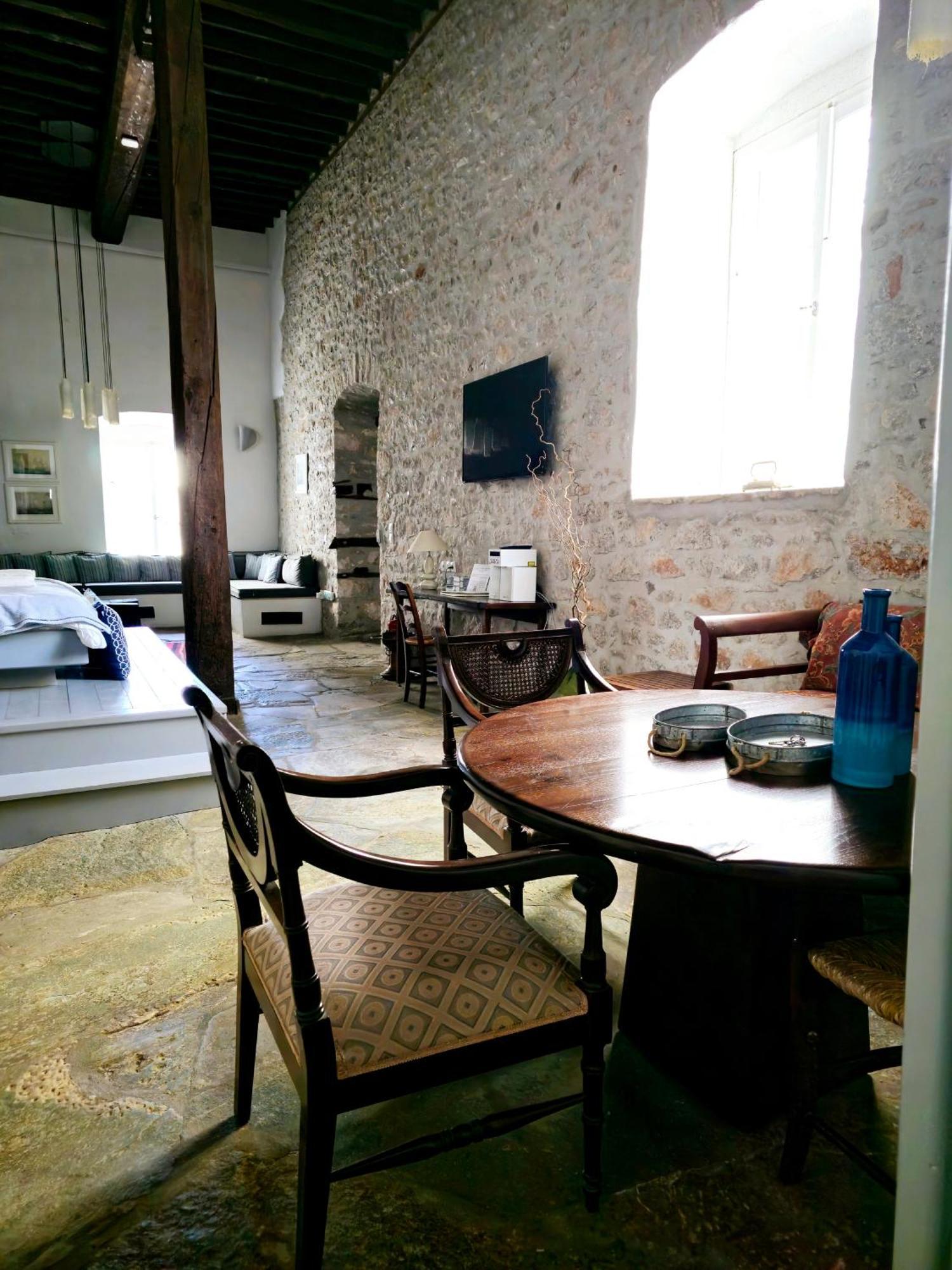 Keresbino Hydra Manor House Villa ภายนอก รูปภาพ